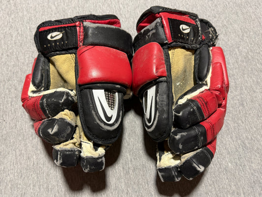 New Jersey Devils Authenticated Scott Niedermayer Game Worn Gloves - consignment